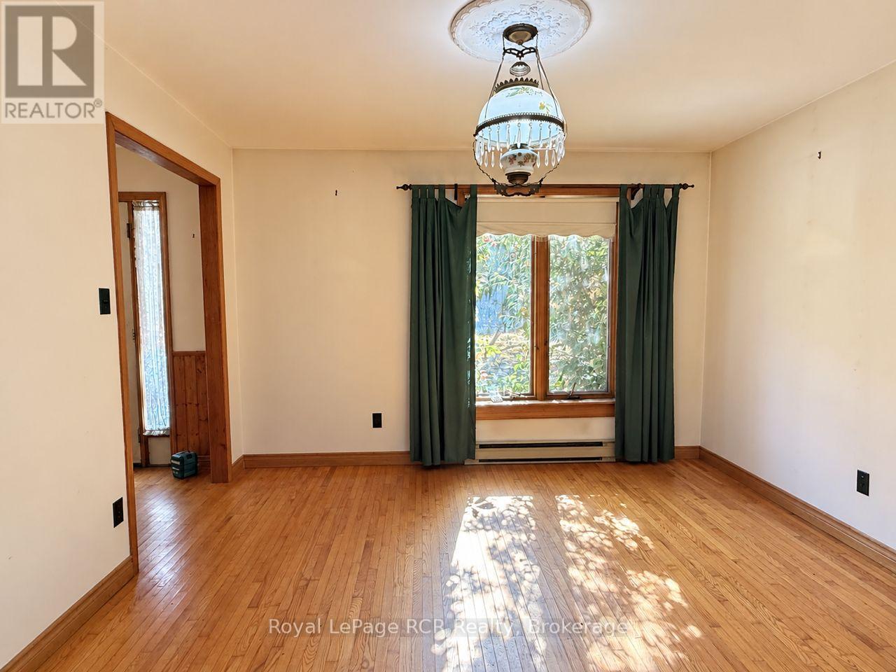 204470 Highway 26 Property Photo 6