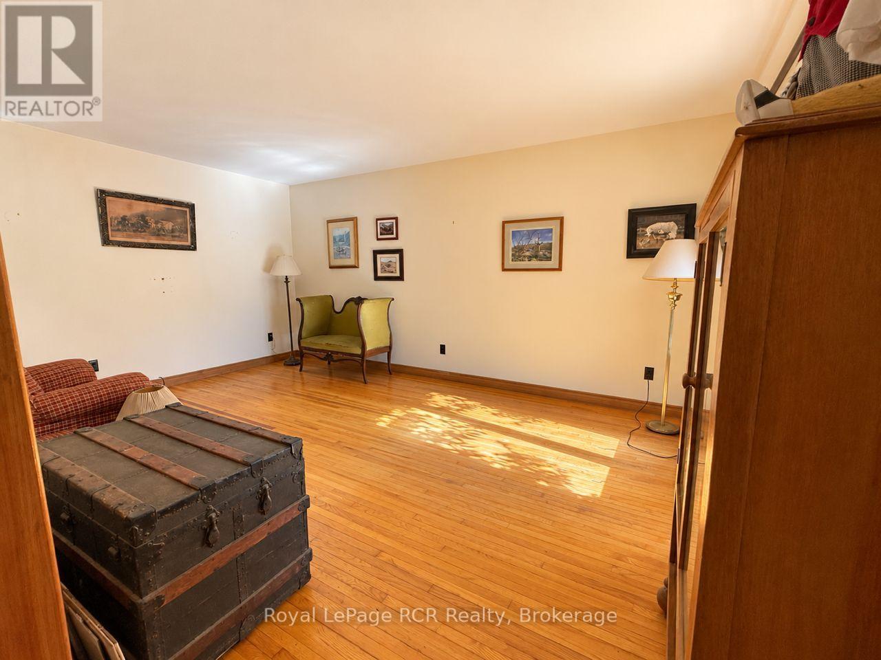 204470 Highway 26 Property Photo 8
