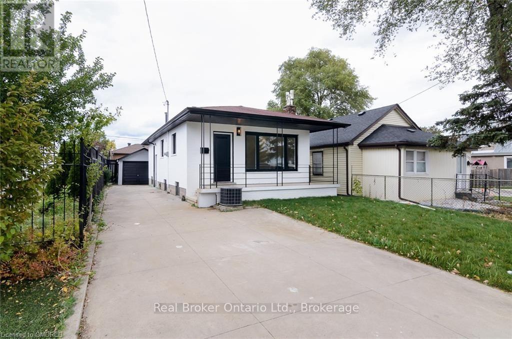 Lower - 1175 Dunsmure Road Property Photo 16