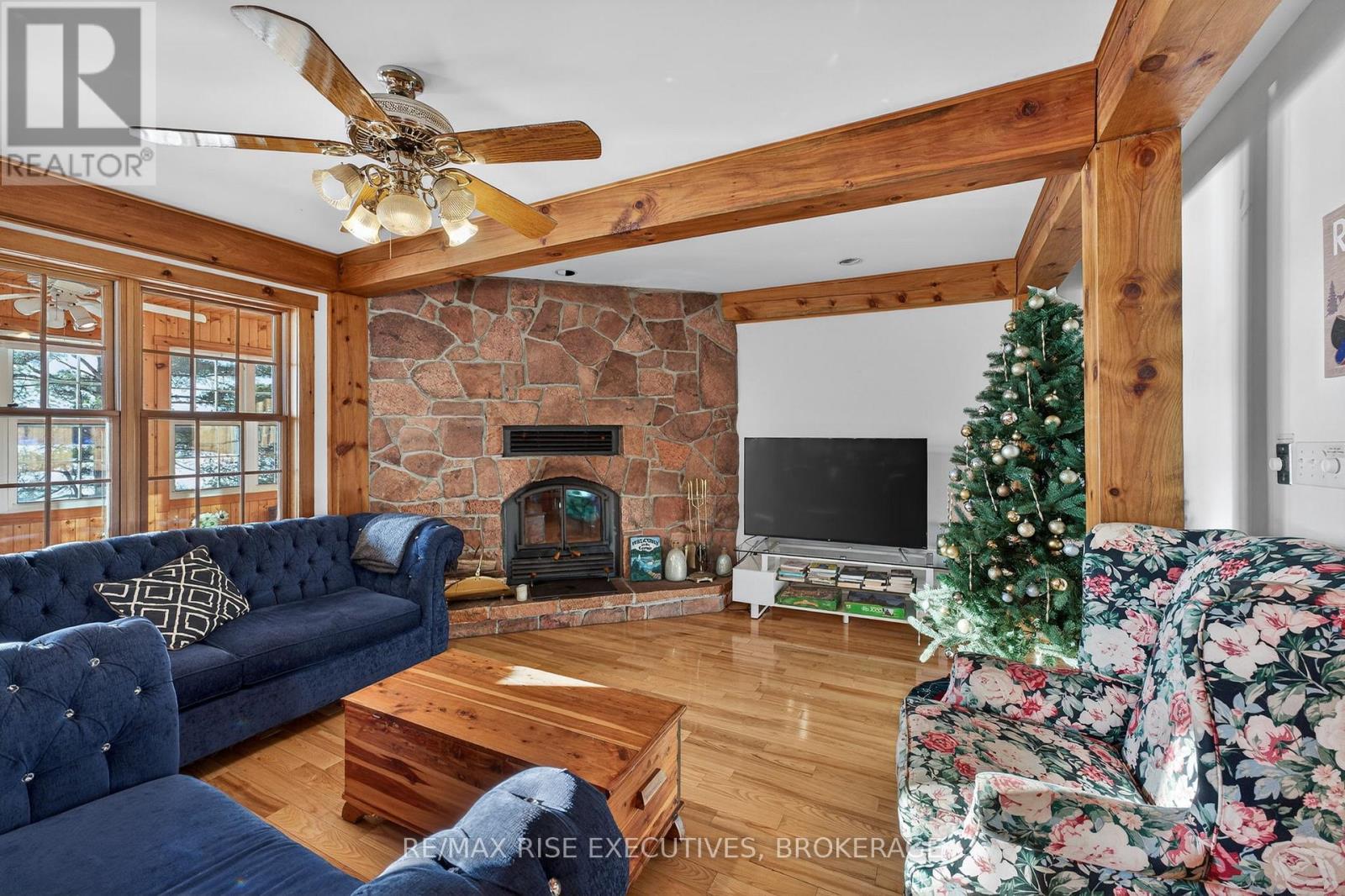 1093b Two Loon Lane Property Photo 8