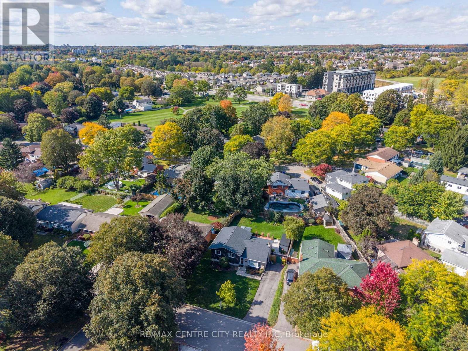 96 Tweed Crescent Property Photo 3