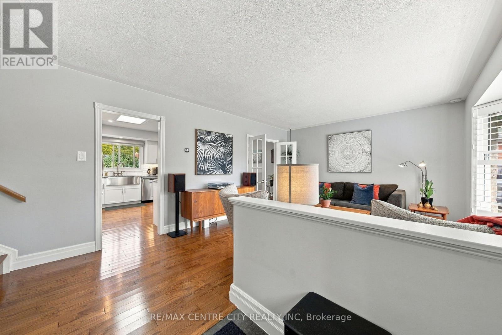 96 Tweed Crescent Property Photo 6