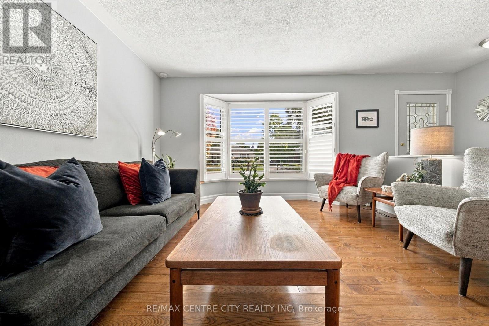 96 Tweed Crescent Property Photo 9
