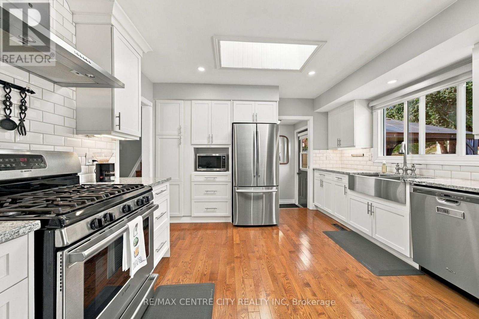 96 Tweed Crescent Property Photo 11