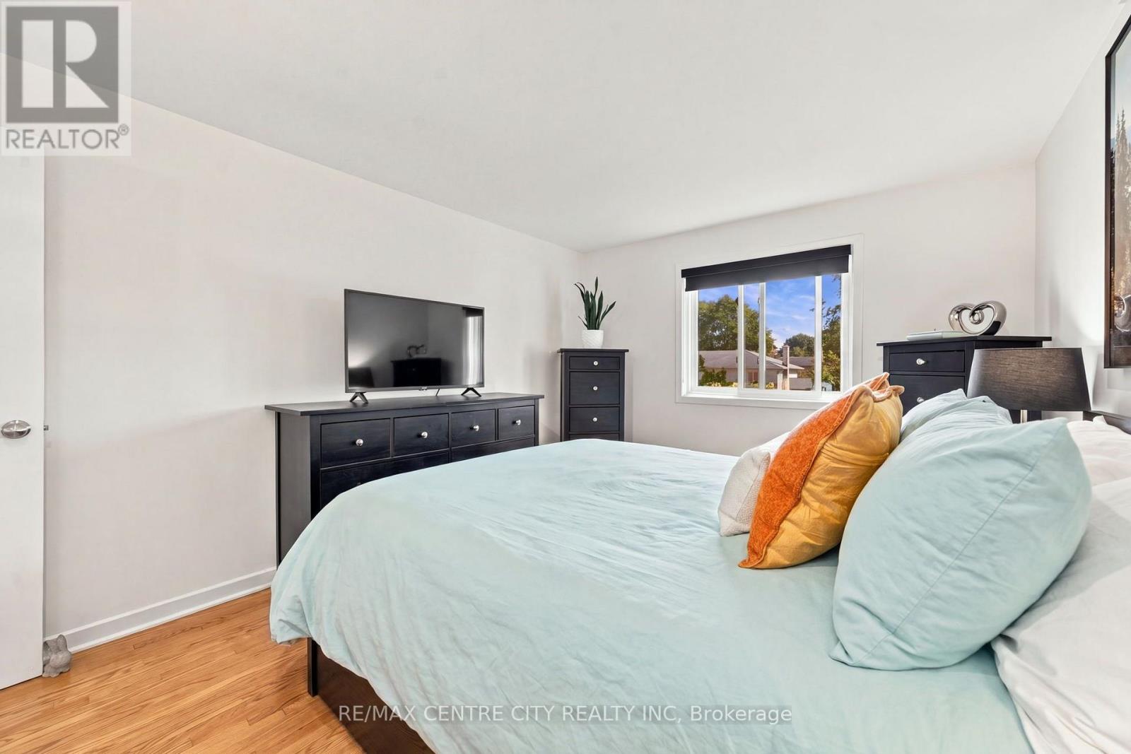 96 Tweed Crescent Property Photo 18