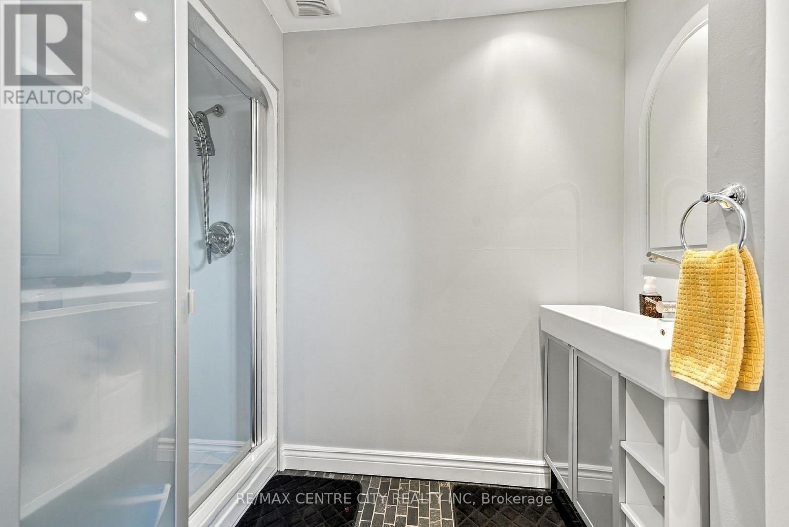 96 Tweed Crescent Property Photo 32