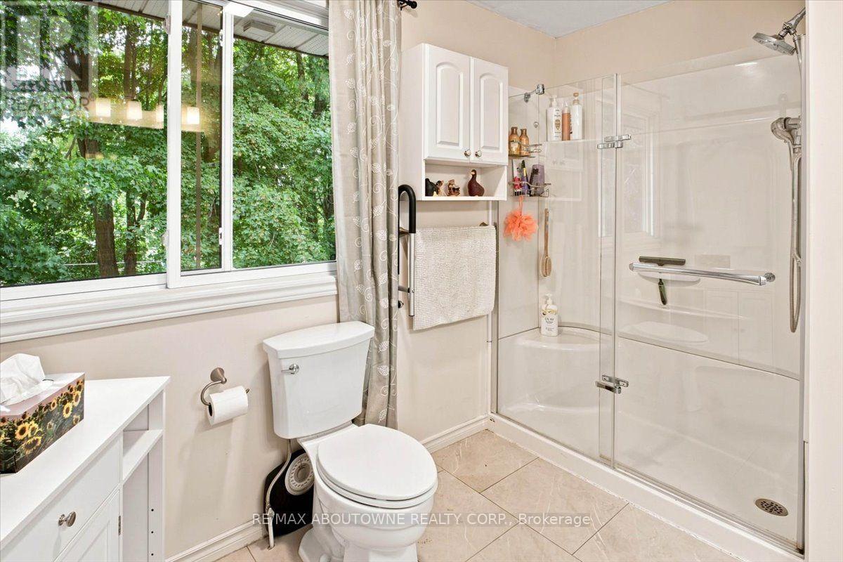 943 Mayfair Crescent Property Photo 13