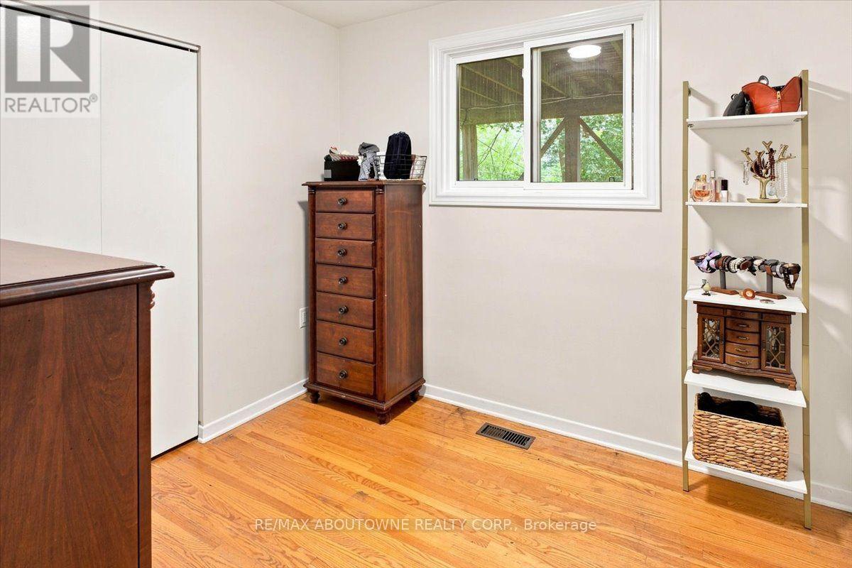 943 Mayfair Crescent Property Photo 16
