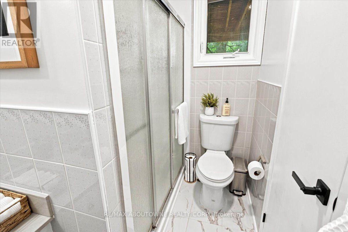 943 Mayfair Crescent Property Photo 18