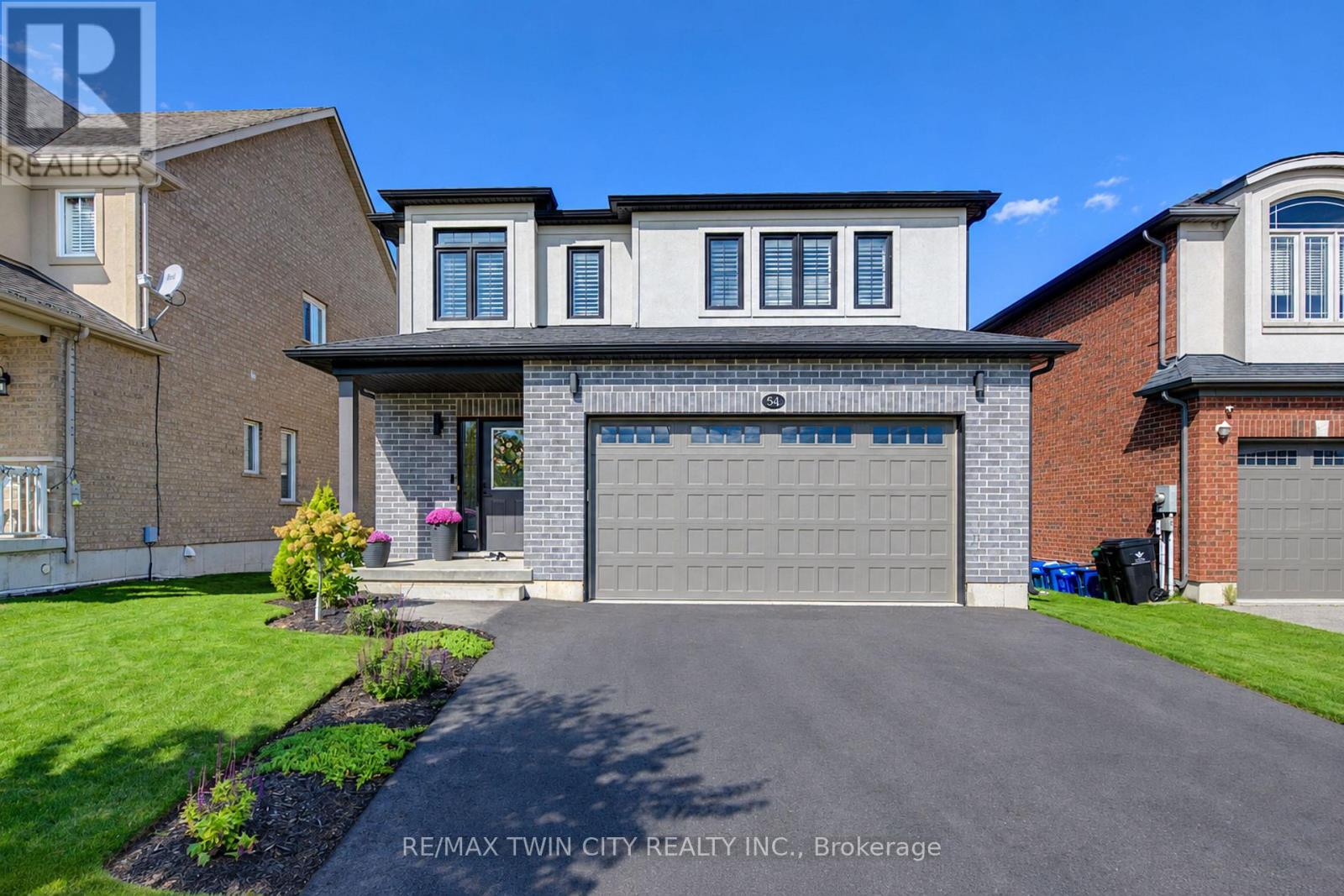 541 Brittania Crescent Property Photo 3