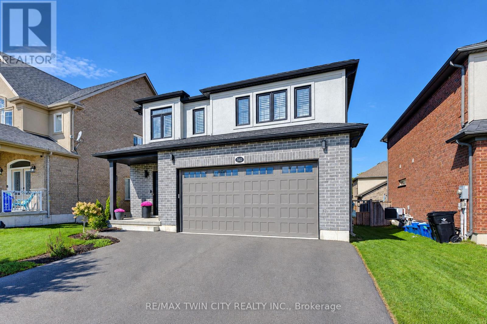 541 Brittania Crescent Property Photo 4
