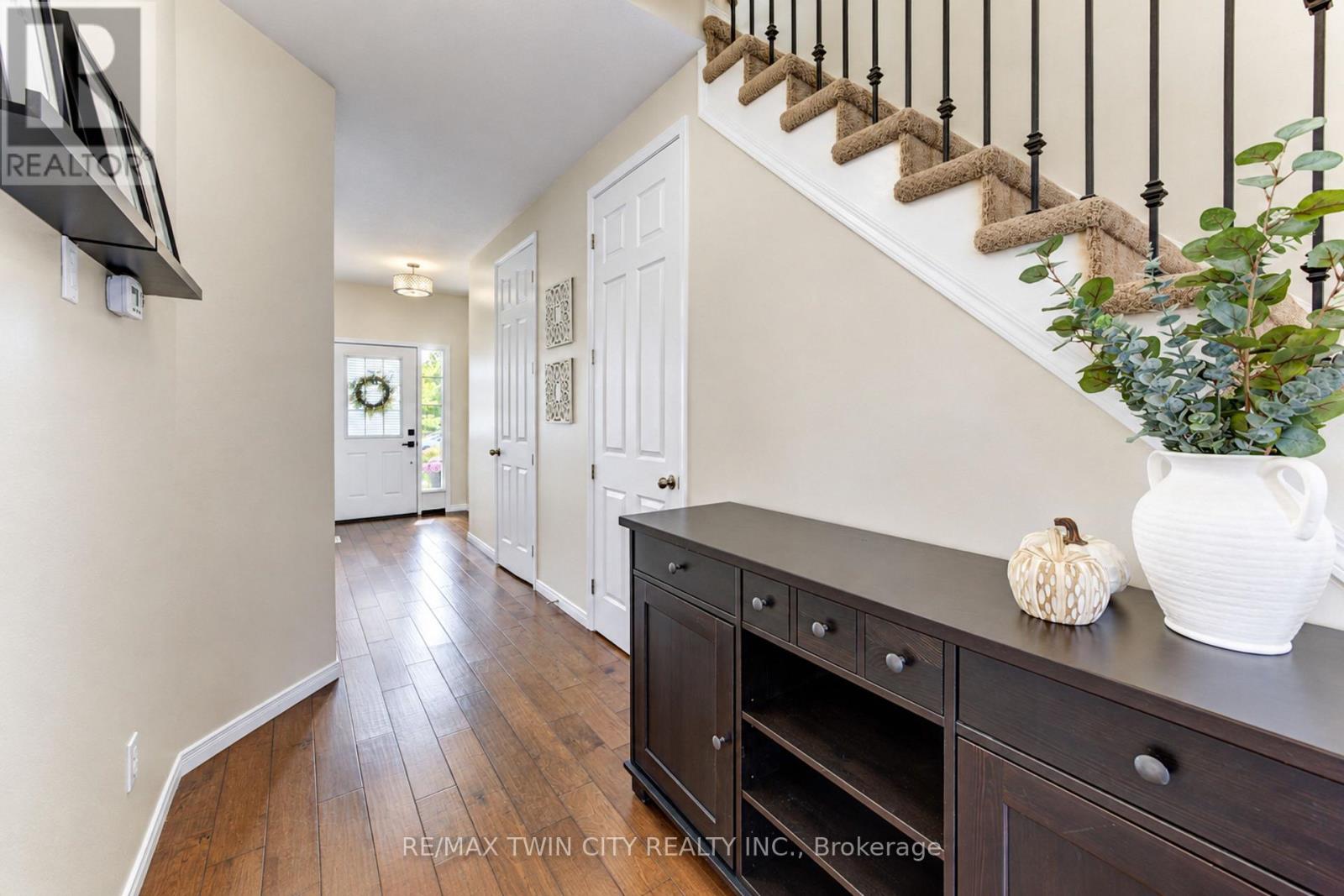 541 Brittania Crescent Property Photo 11