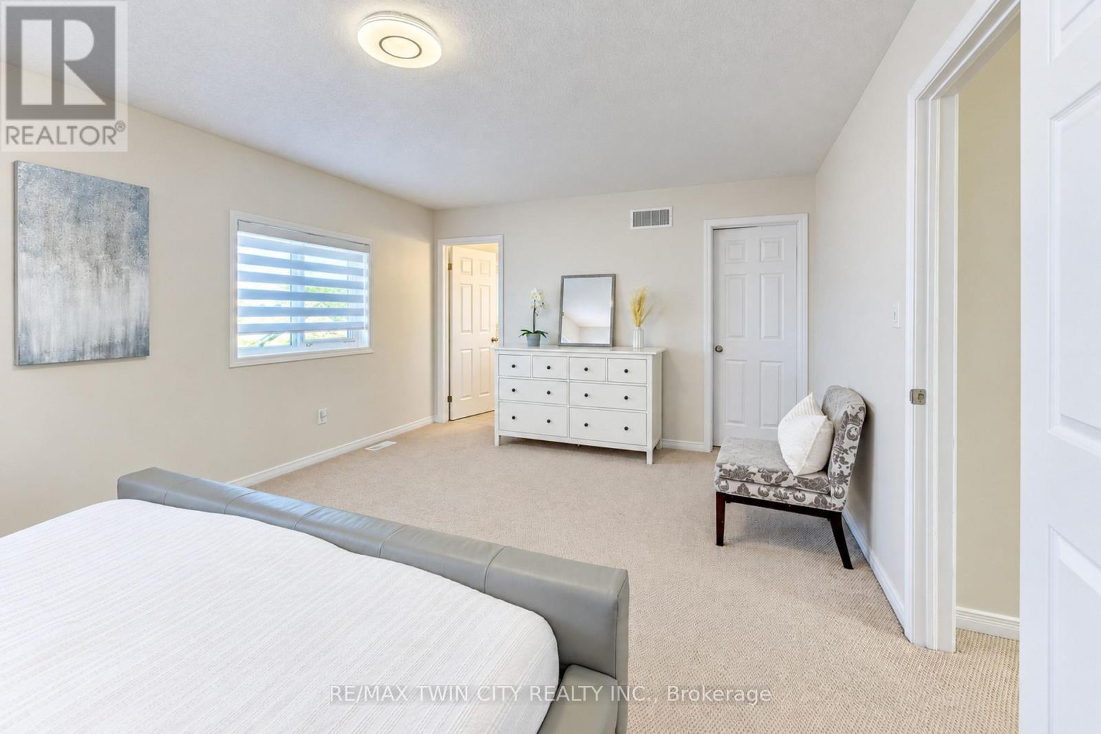 541 Brittania Crescent Property Photo 36