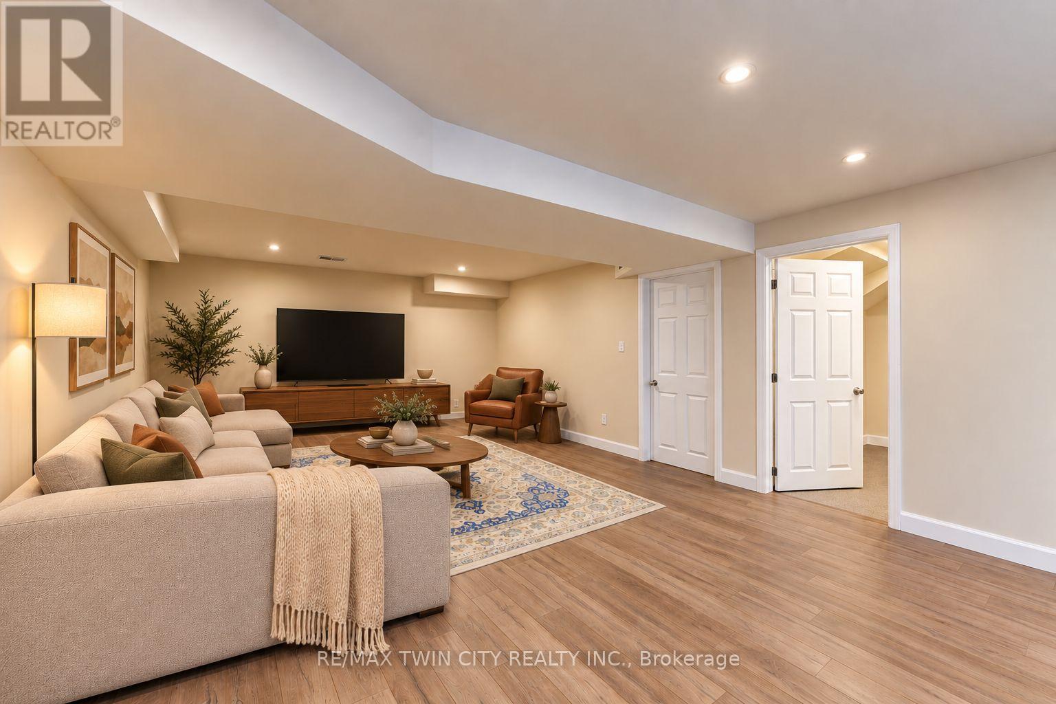 541 Brittania Crescent Property Photo 44