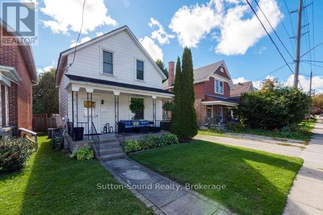 443 13th Street W Photo de la propriété 1