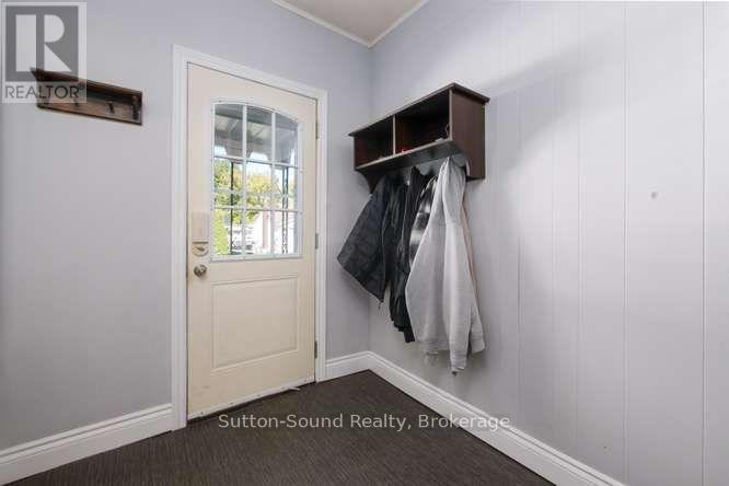 443 13th Street W Property Photo 4