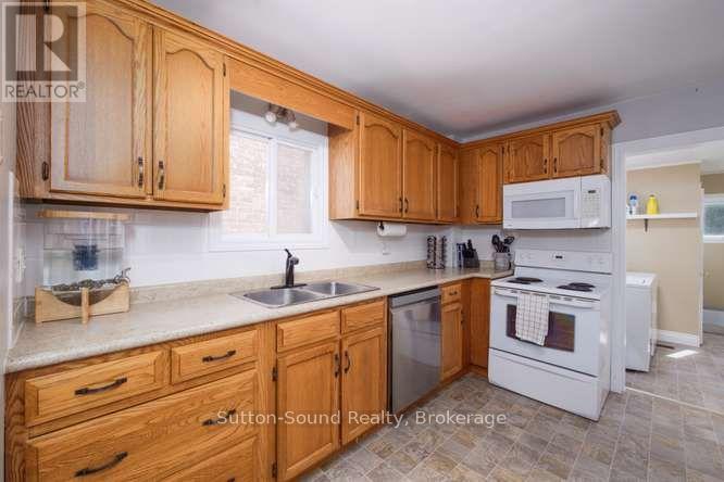 443 13th Street W Property Photo 11