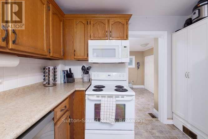 443 13th Street W Property Photo 12