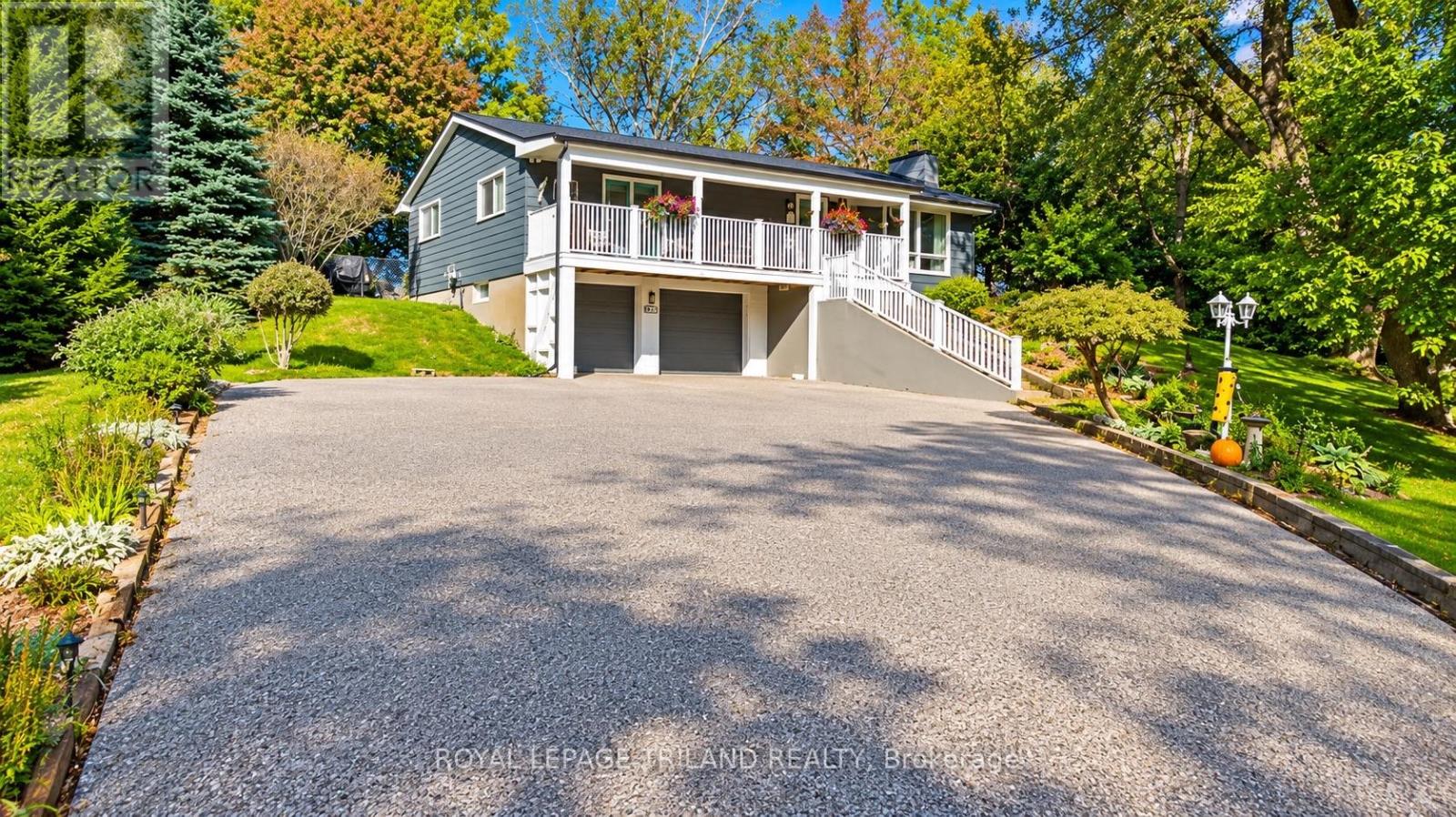 245 Currie Boulevard Property Photo 2