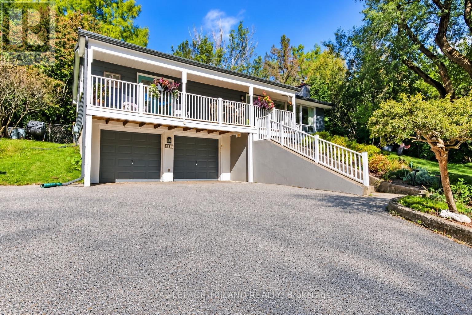 245 Currie Boulevard Property Photo 3