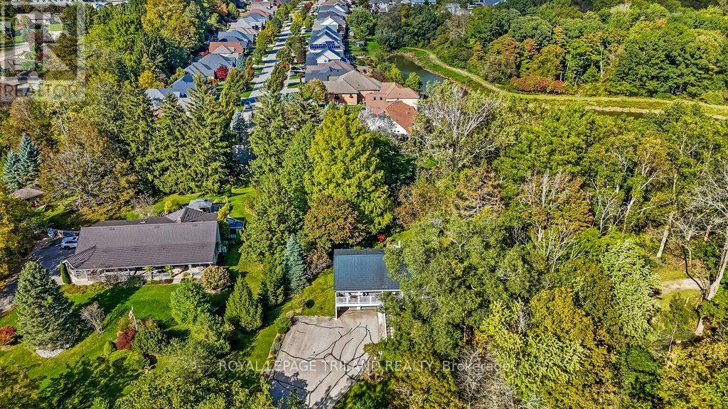 245 Currie Boulevard Property Photo 9