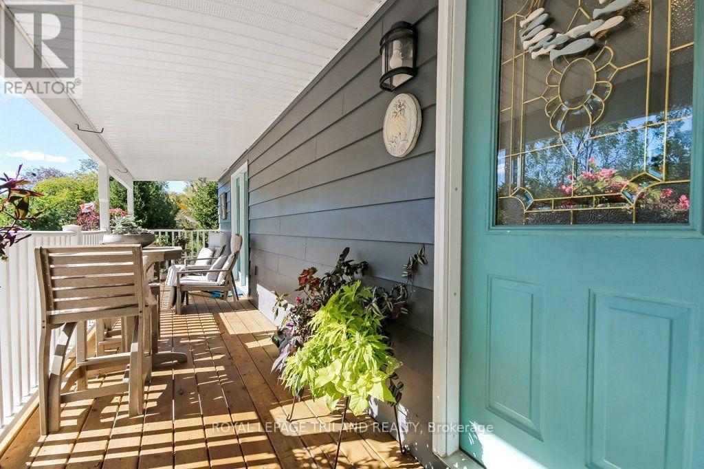 245 Currie Boulevard Property Photo 12