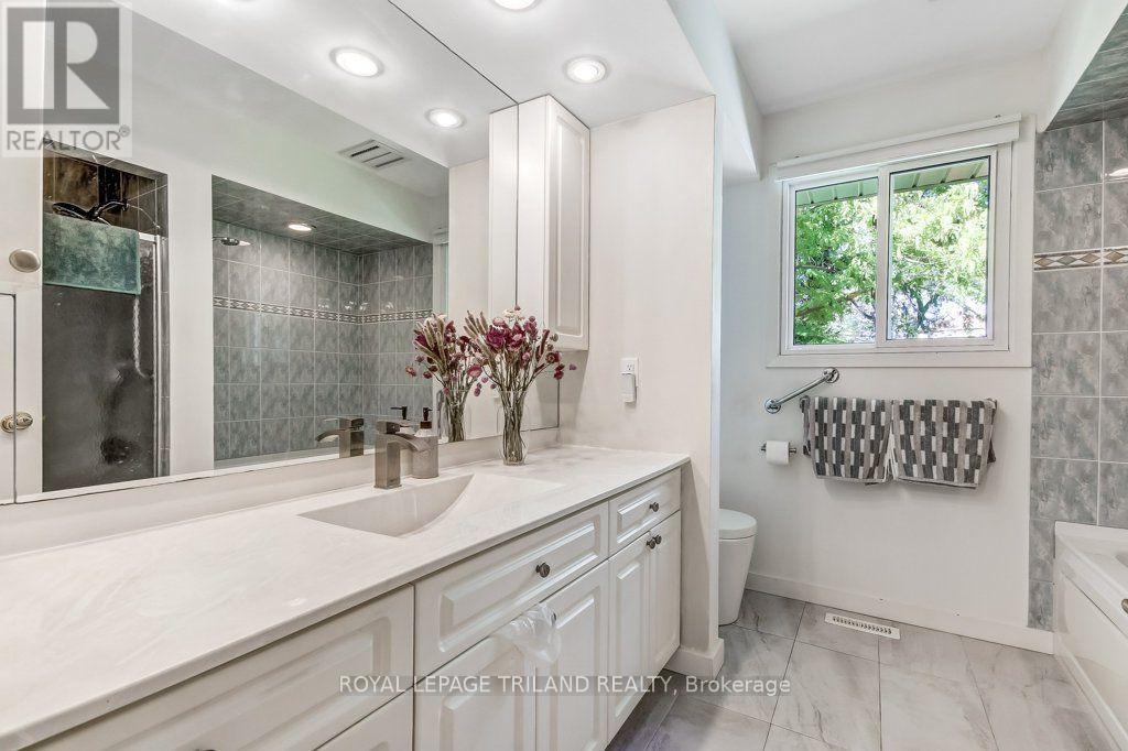 245 Currie Boulevard Property Photo 19
