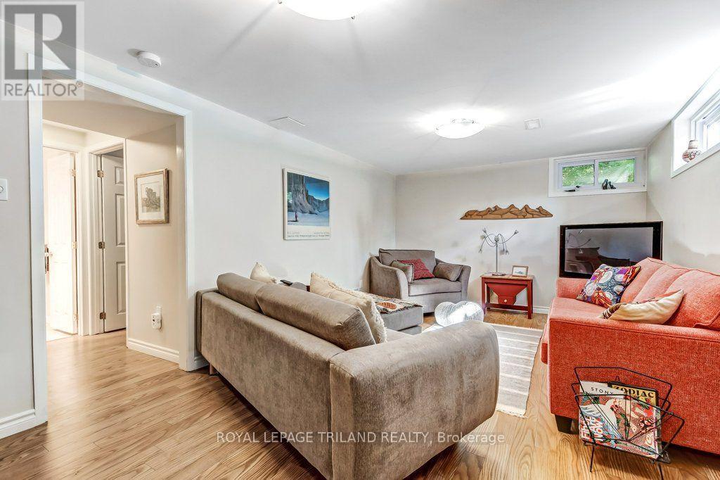 245 Currie Boulevard Property Photo 23