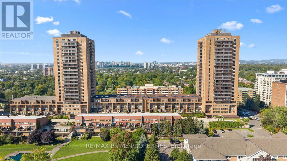 4 - 525 St. Laurent Boulevard Property Photo 1