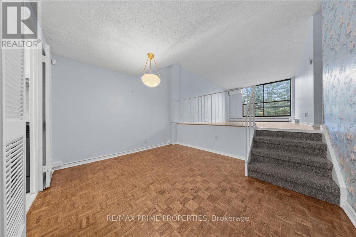 4 - 525 St. Laurent Boulevard Property Photo 4