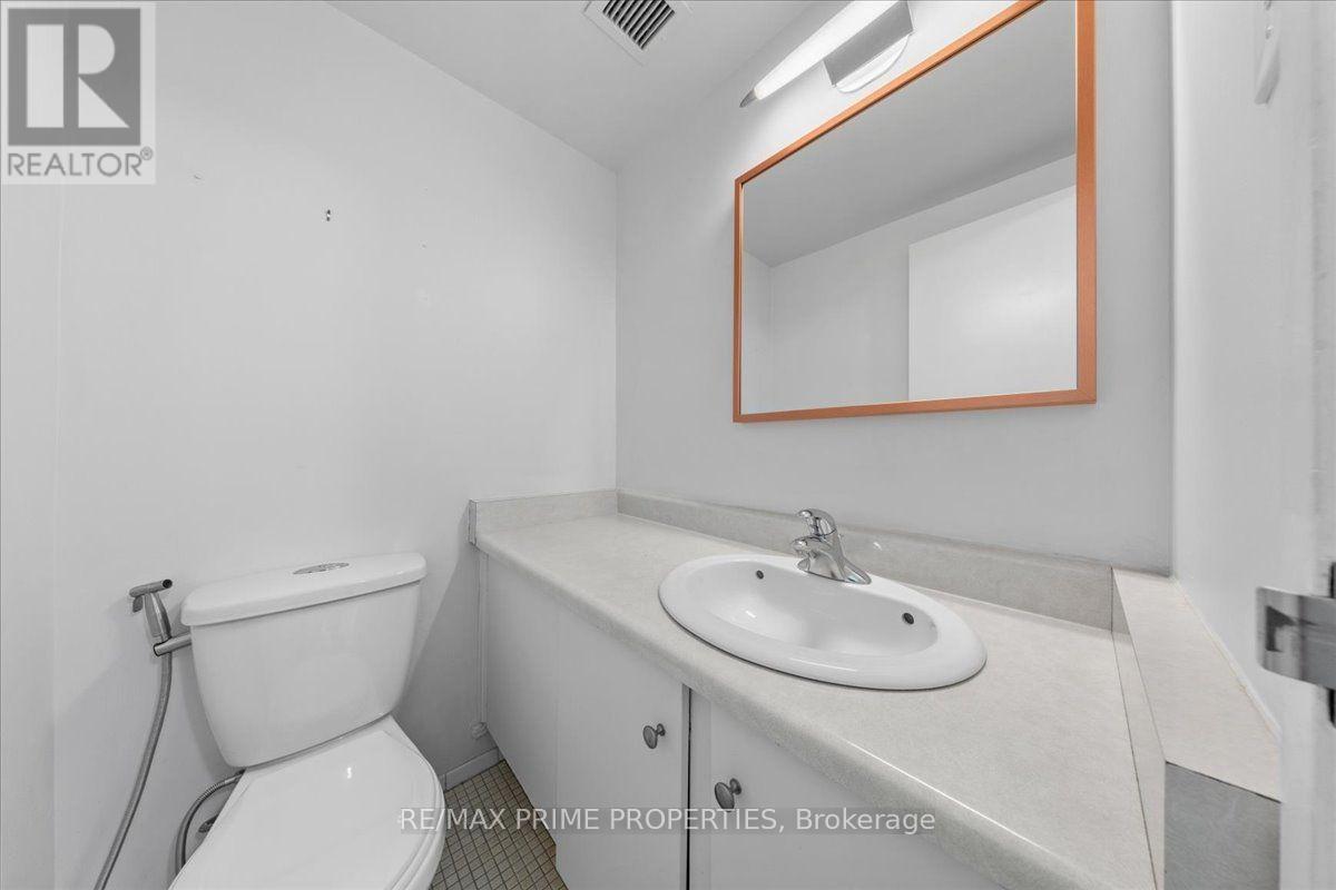 4 - 525 St. Laurent Boulevard Property Photo 6