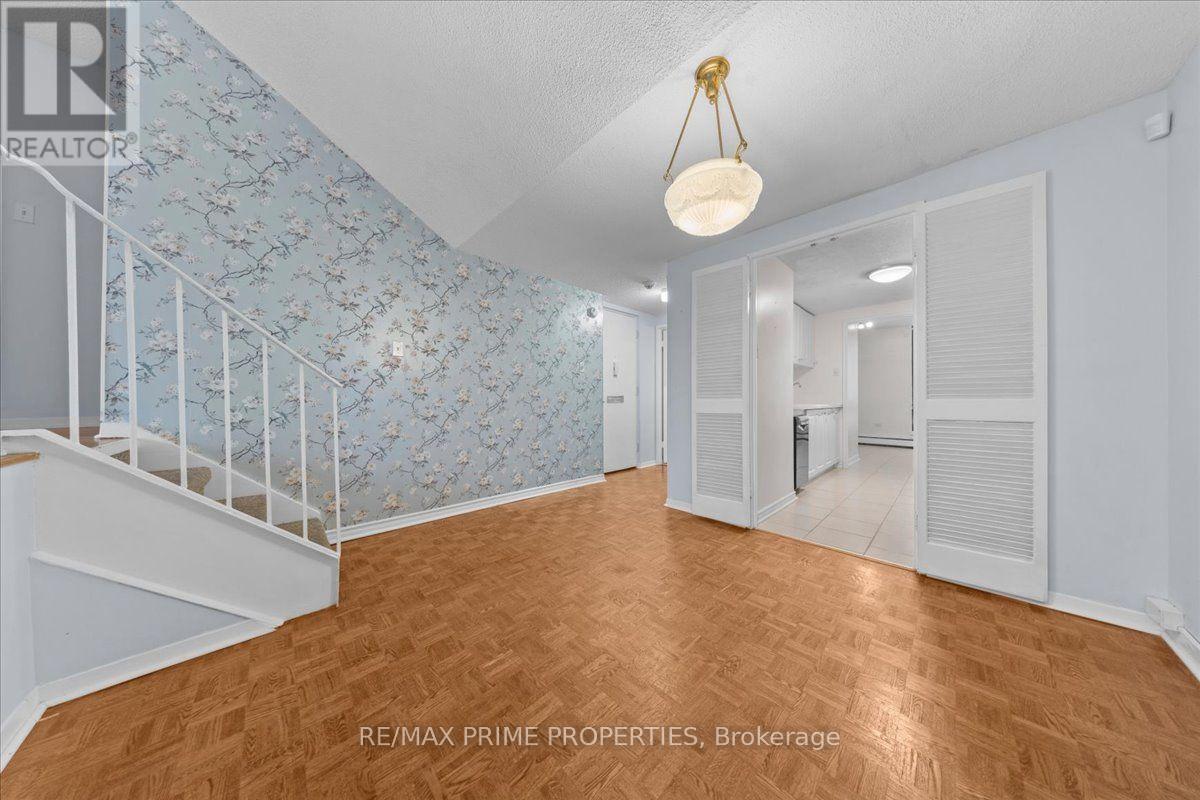 4 - 525 St. Laurent Boulevard Property Photo 7