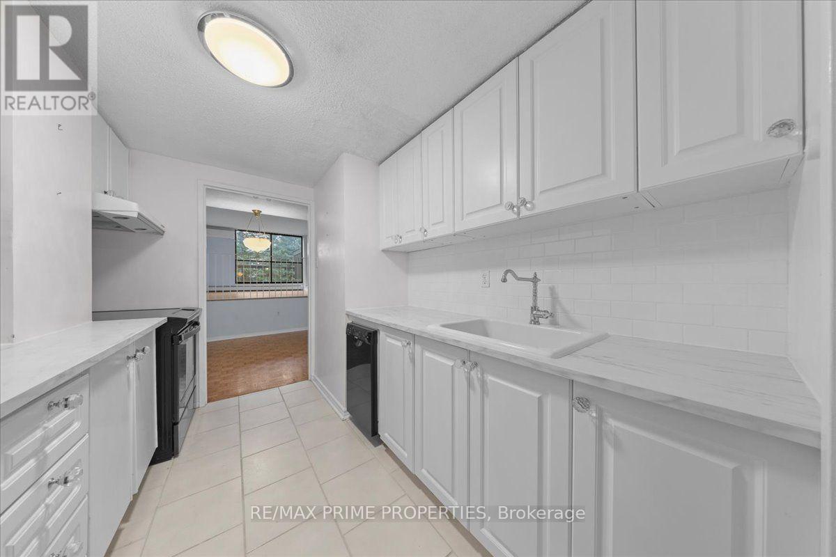4 - 525 St. Laurent Boulevard Property Photo 9