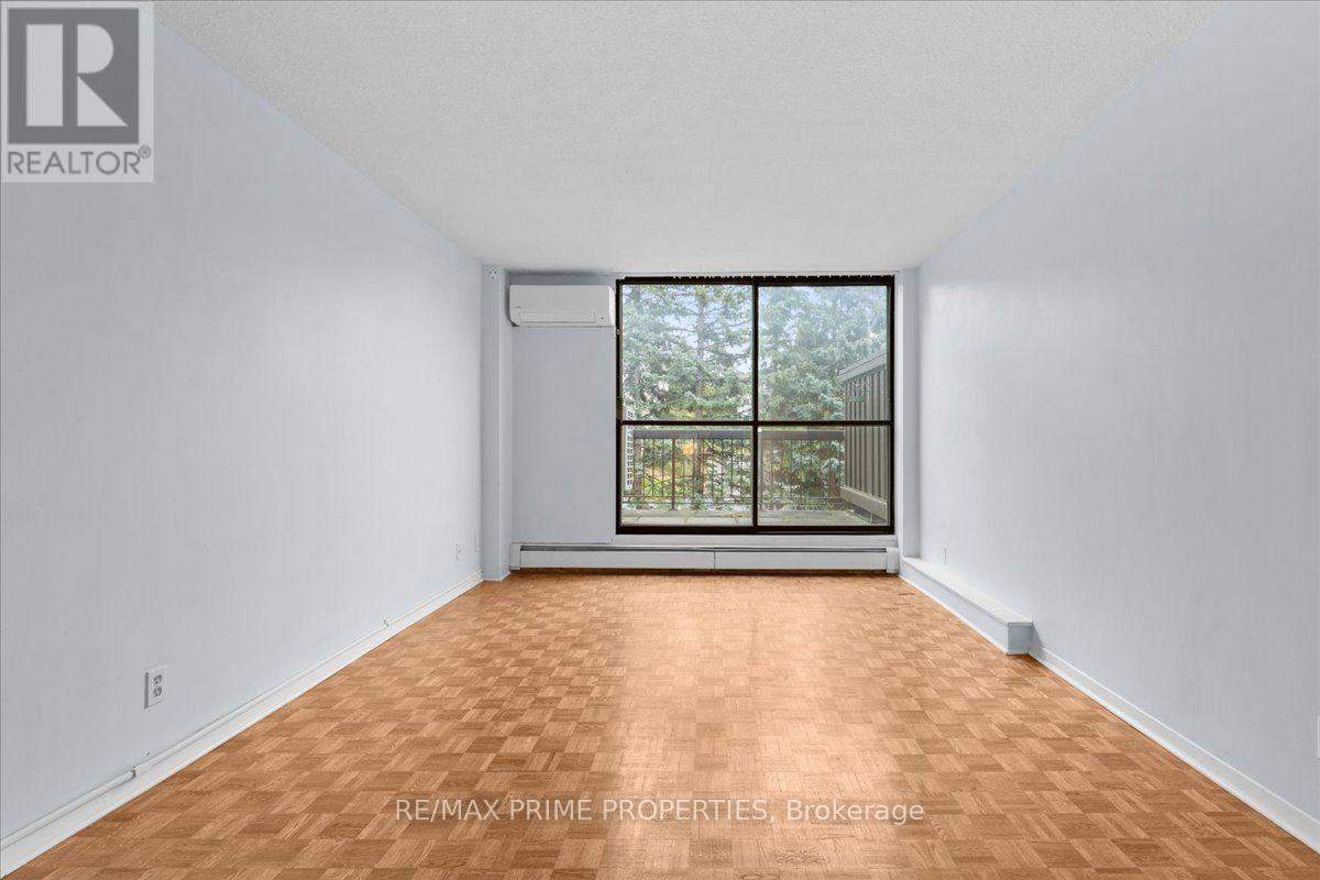 4 - 525 St. Laurent Boulevard Property Photo 13