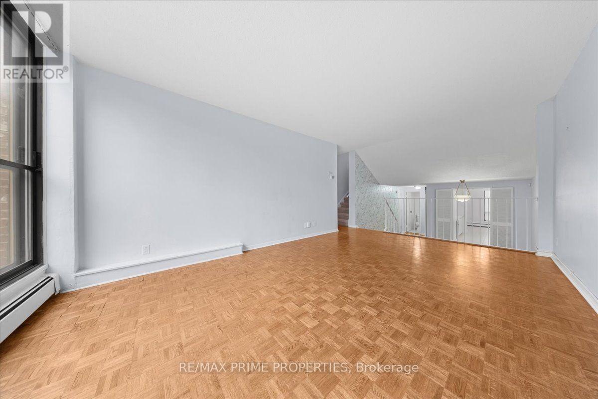 4 - 525 St. Laurent Boulevard Property Photo 14