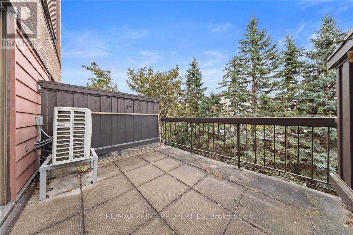 4 - 525 St. Laurent Boulevard Property Photo 16
