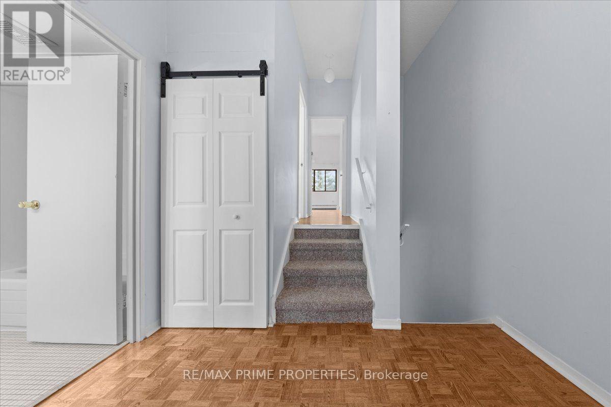 4 - 525 St. Laurent Boulevard Property Photo 17