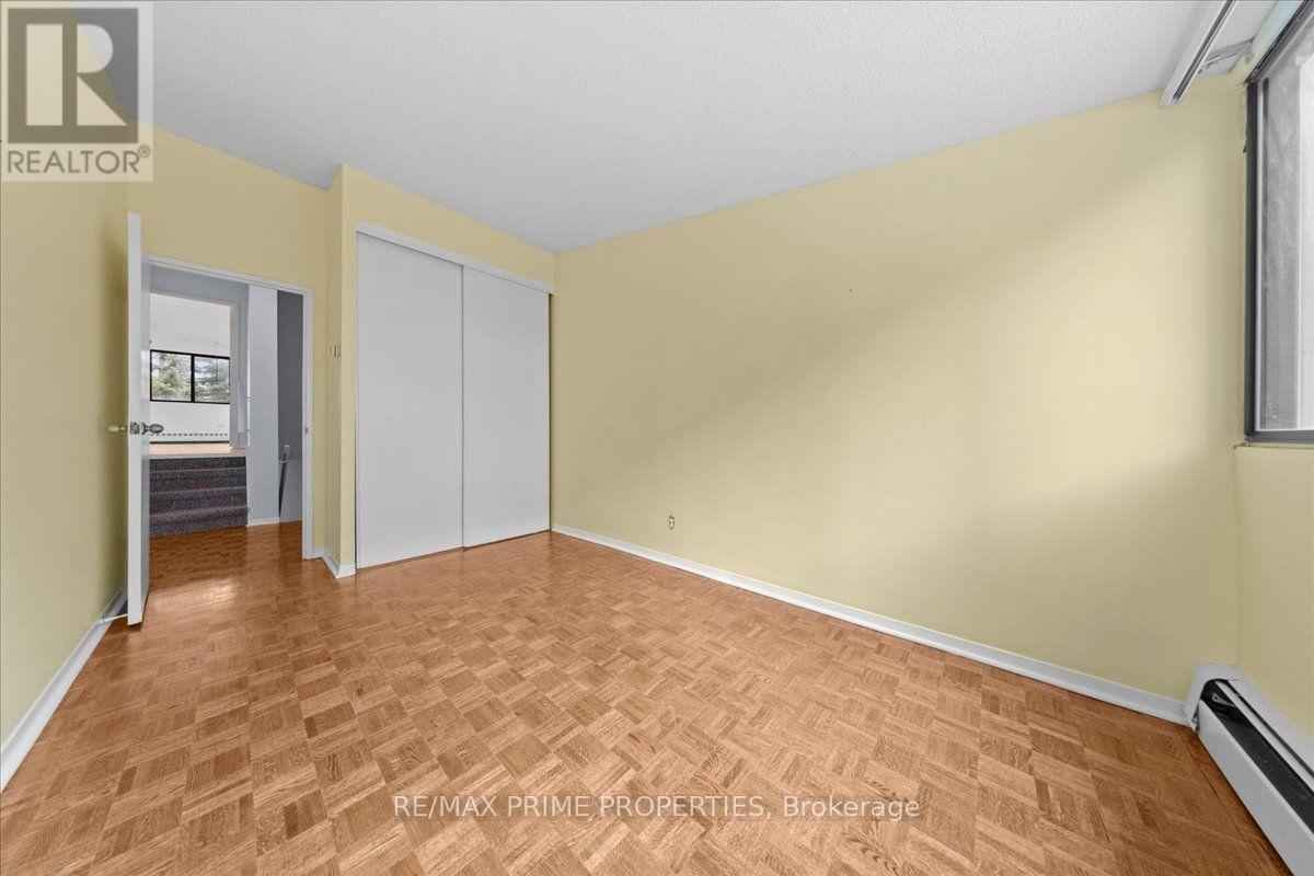 4 - 525 St. Laurent Boulevard Property Photo 23