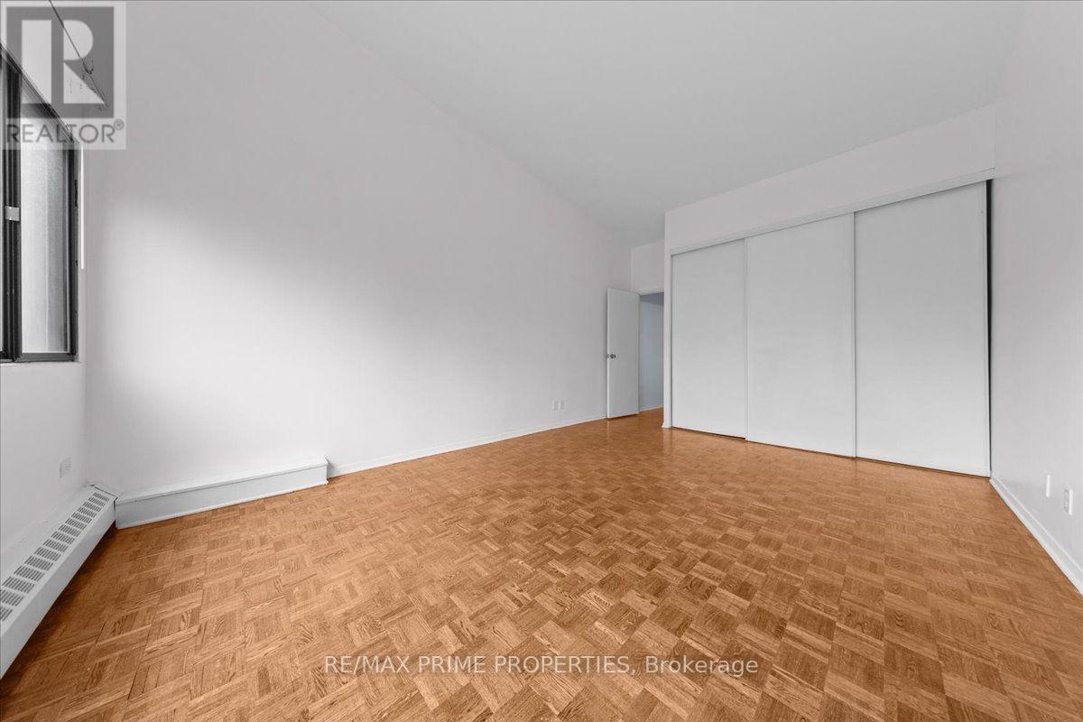 4 - 525 St. Laurent Boulevard Property Photo 25