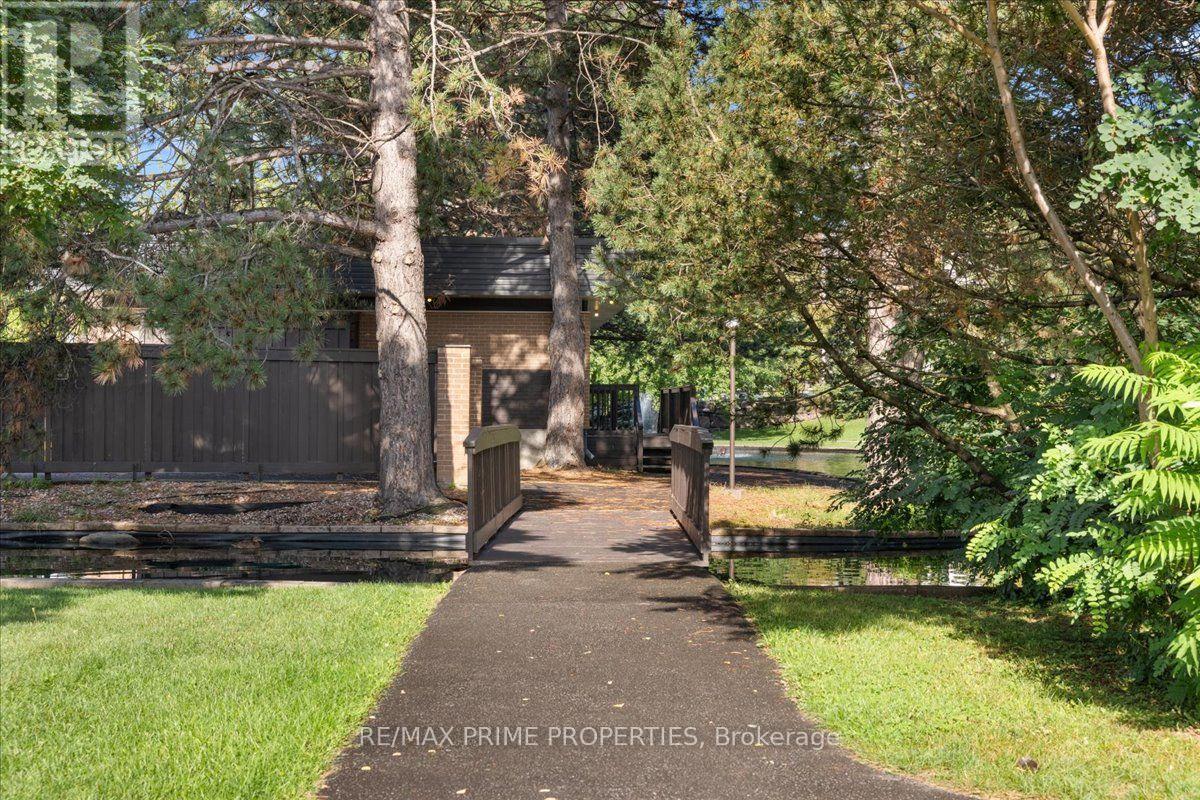 4 - 525 St. Laurent Boulevard Property Photo 32