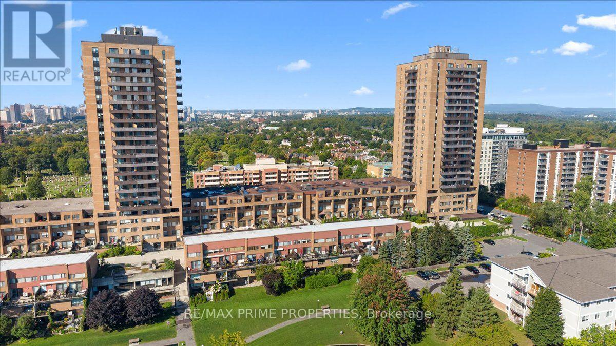 4 - 525 St. Laurent Boulevard Property Photo 43