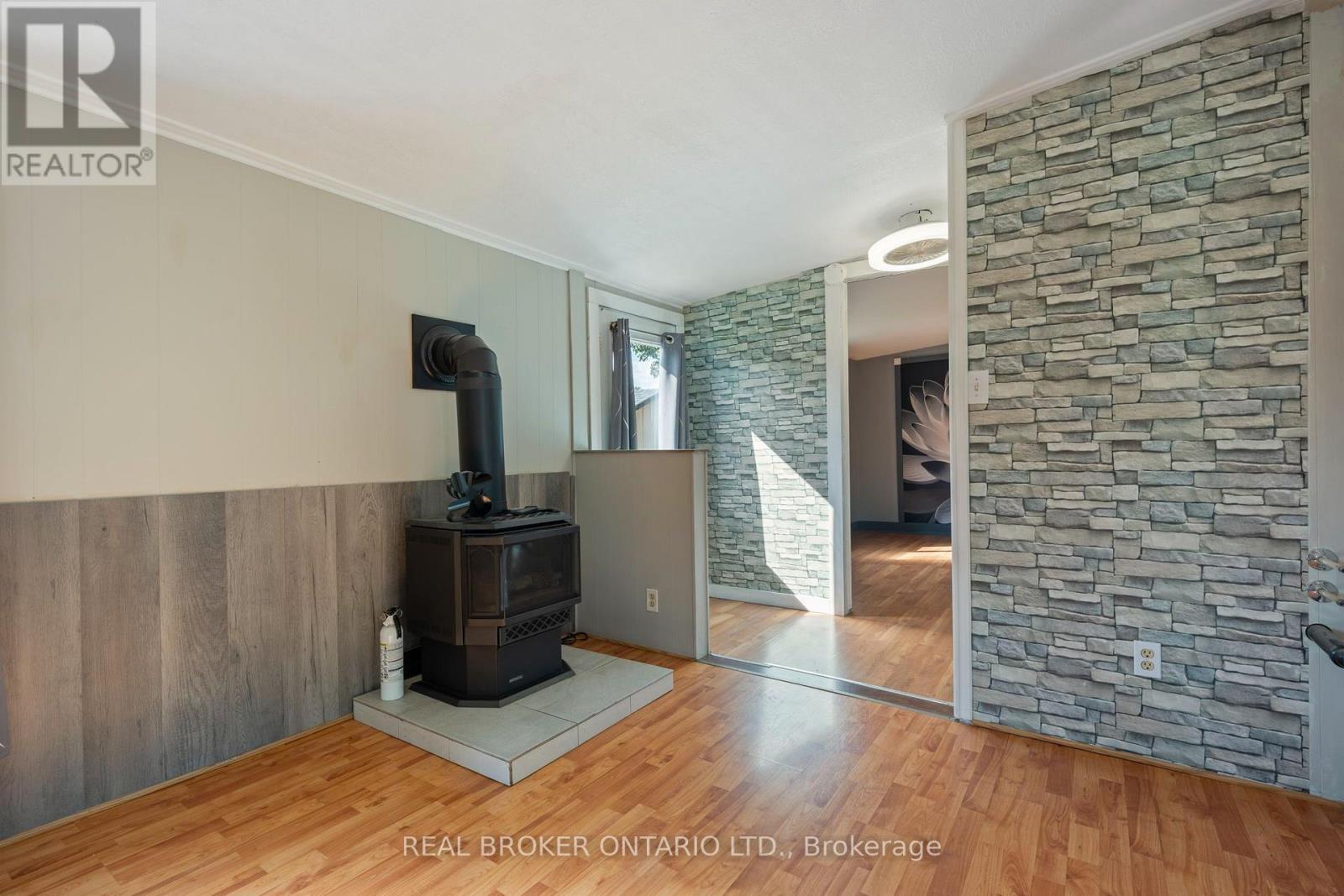 60 - 495856 10th Line E Property Photo 10