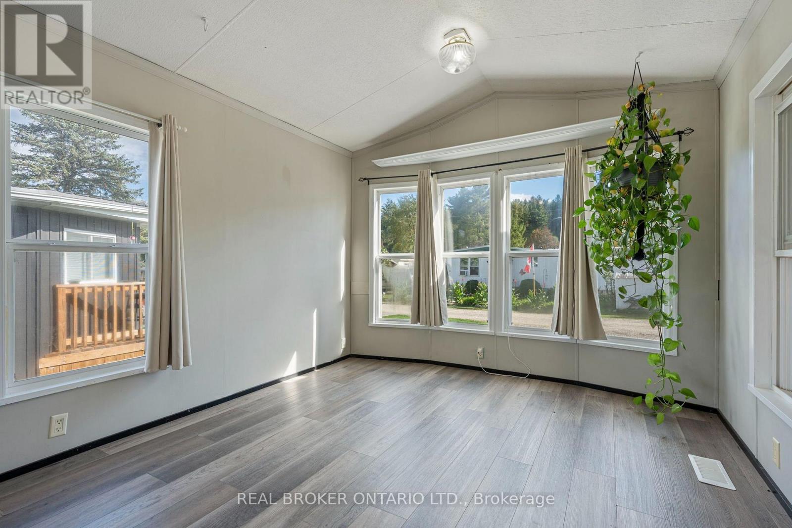 60 - 495856 10th Line E Property Photo 11