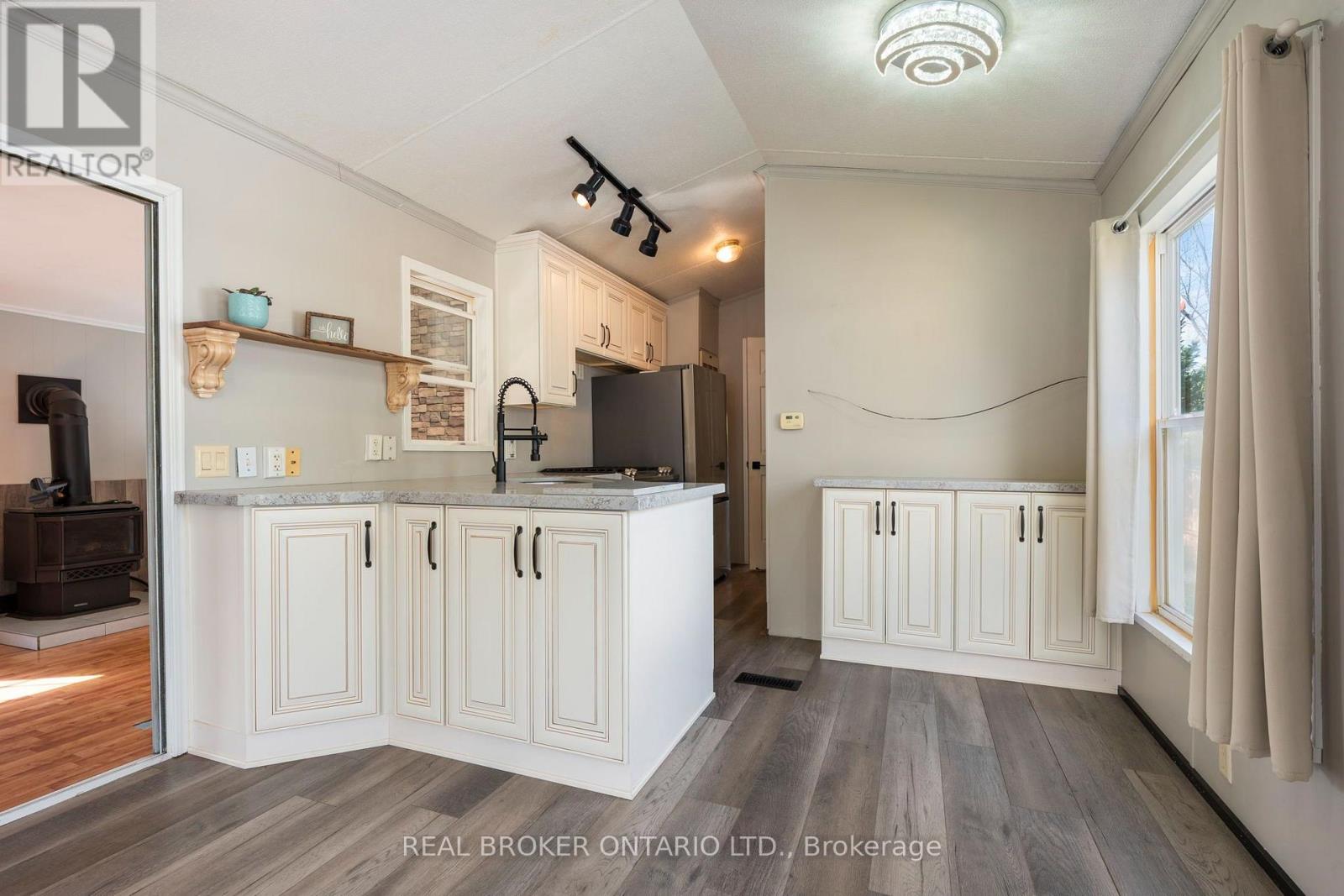60 - 495856 10th Line E Property Photo 14