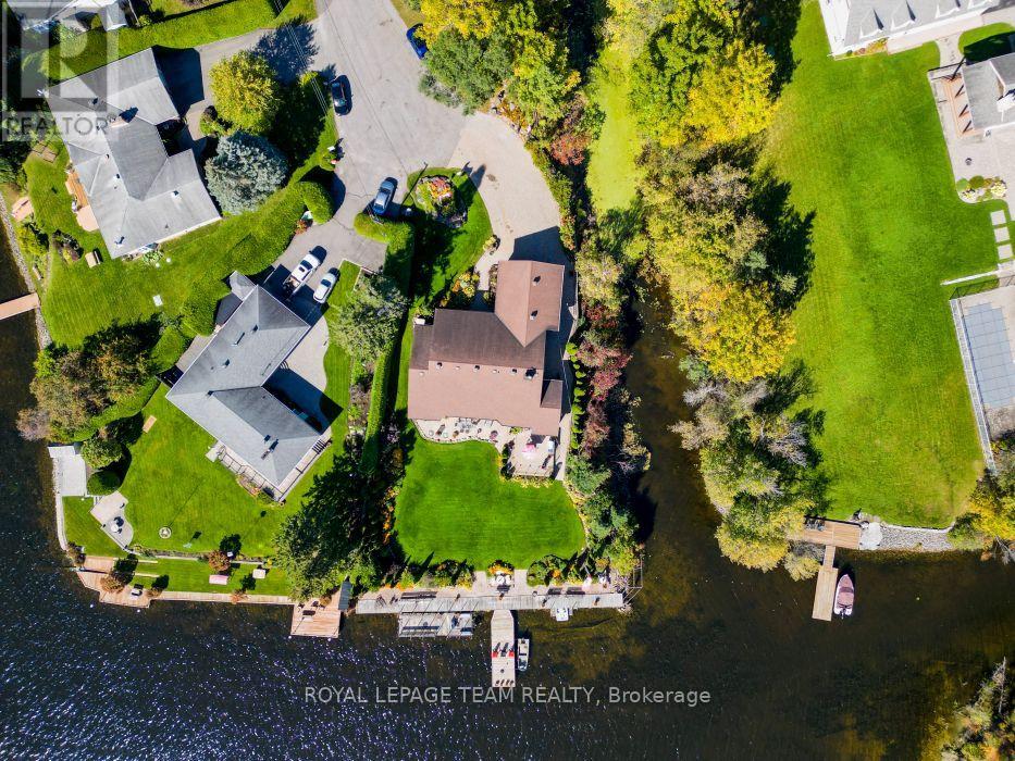 5050 Mowatview Court Property Photo 4