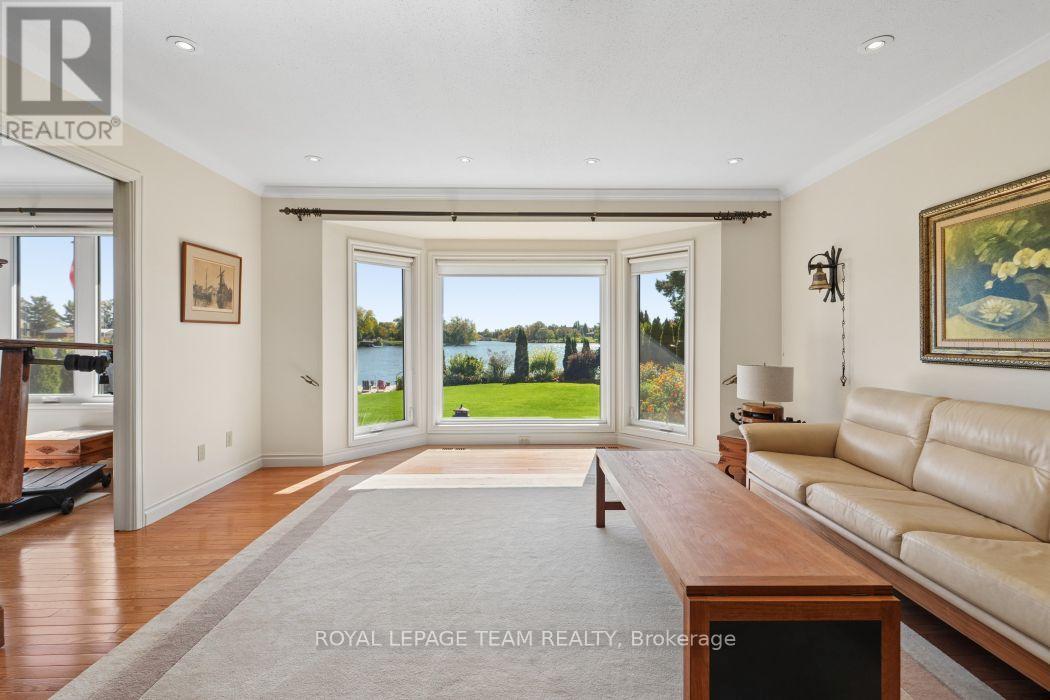 5050 Mowatview Court Property Photo 13