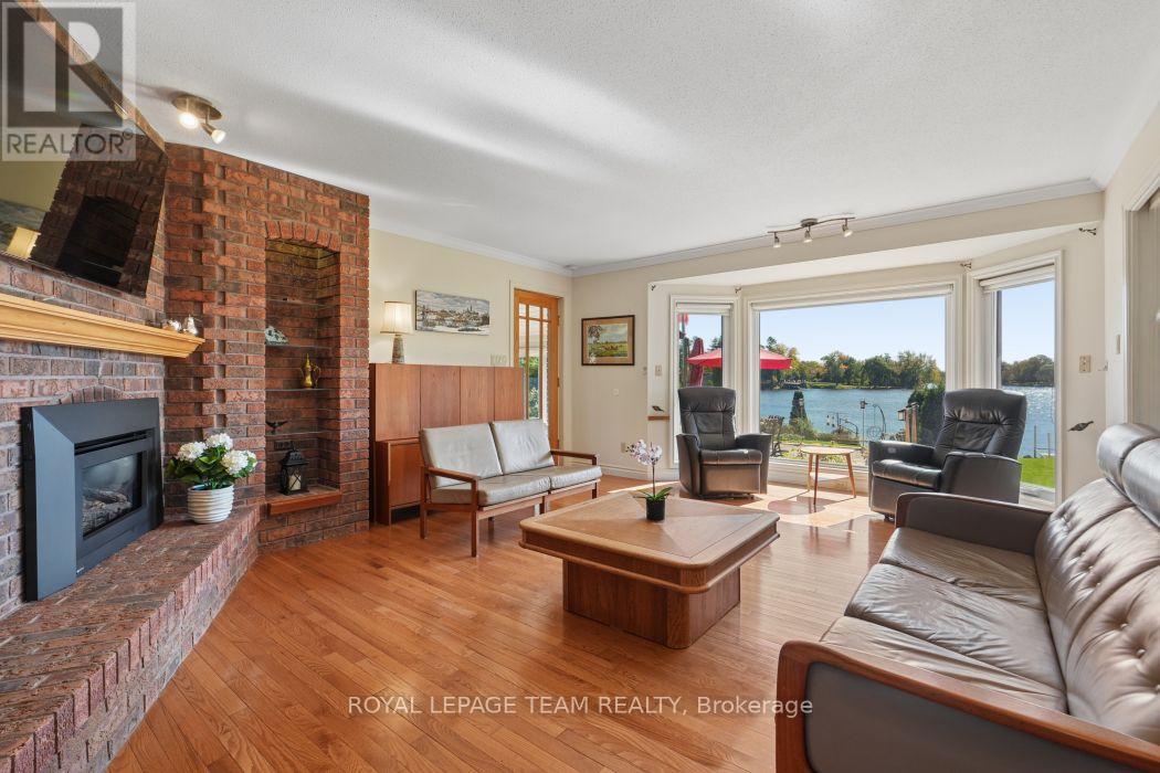5050 Mowatview Court Property Photo 19