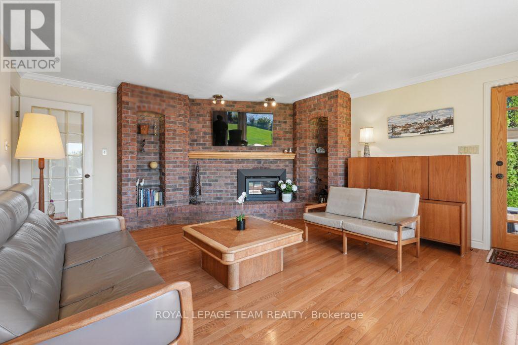 5050 Mowatview Court Property Photo 20