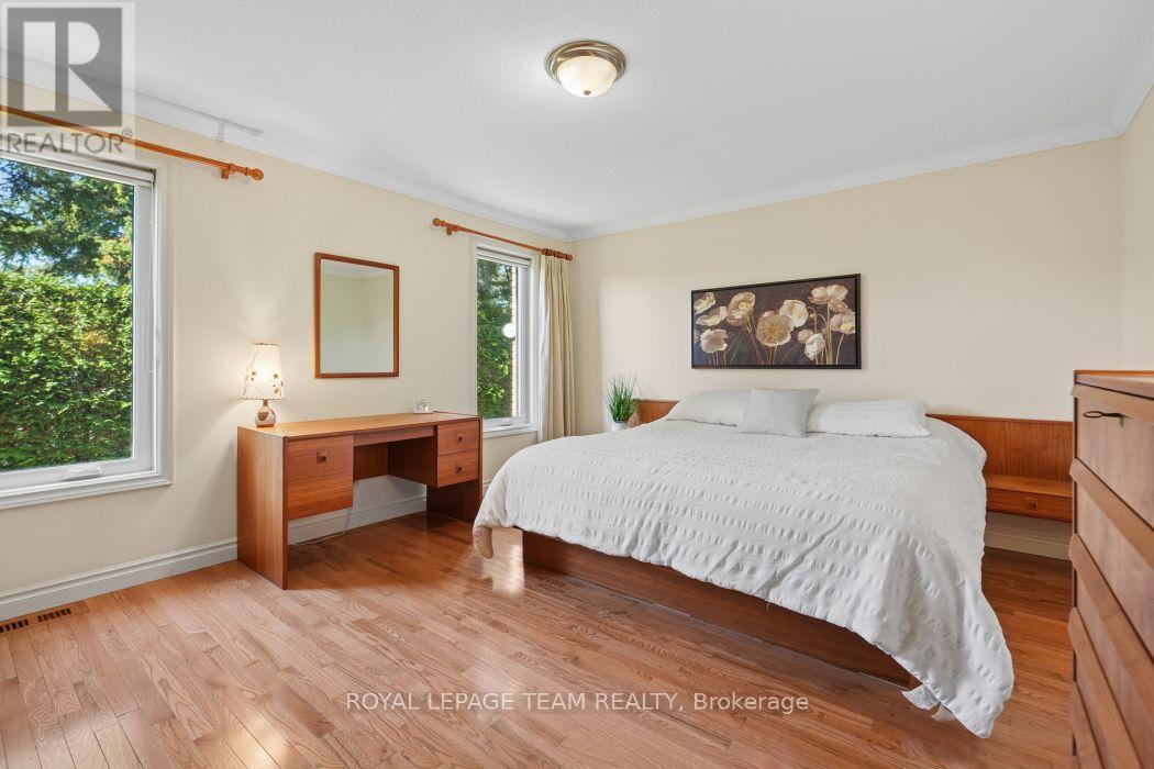 5050 Mowatview Court Property Photo 23
