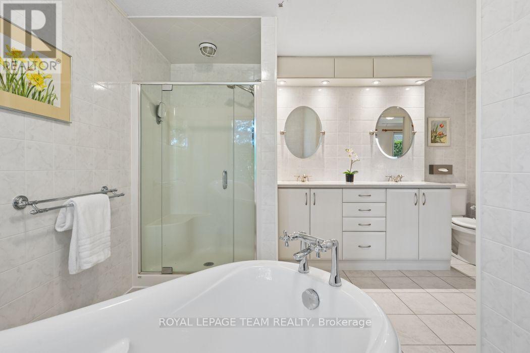 5050 Mowatview Court Property Photo 25